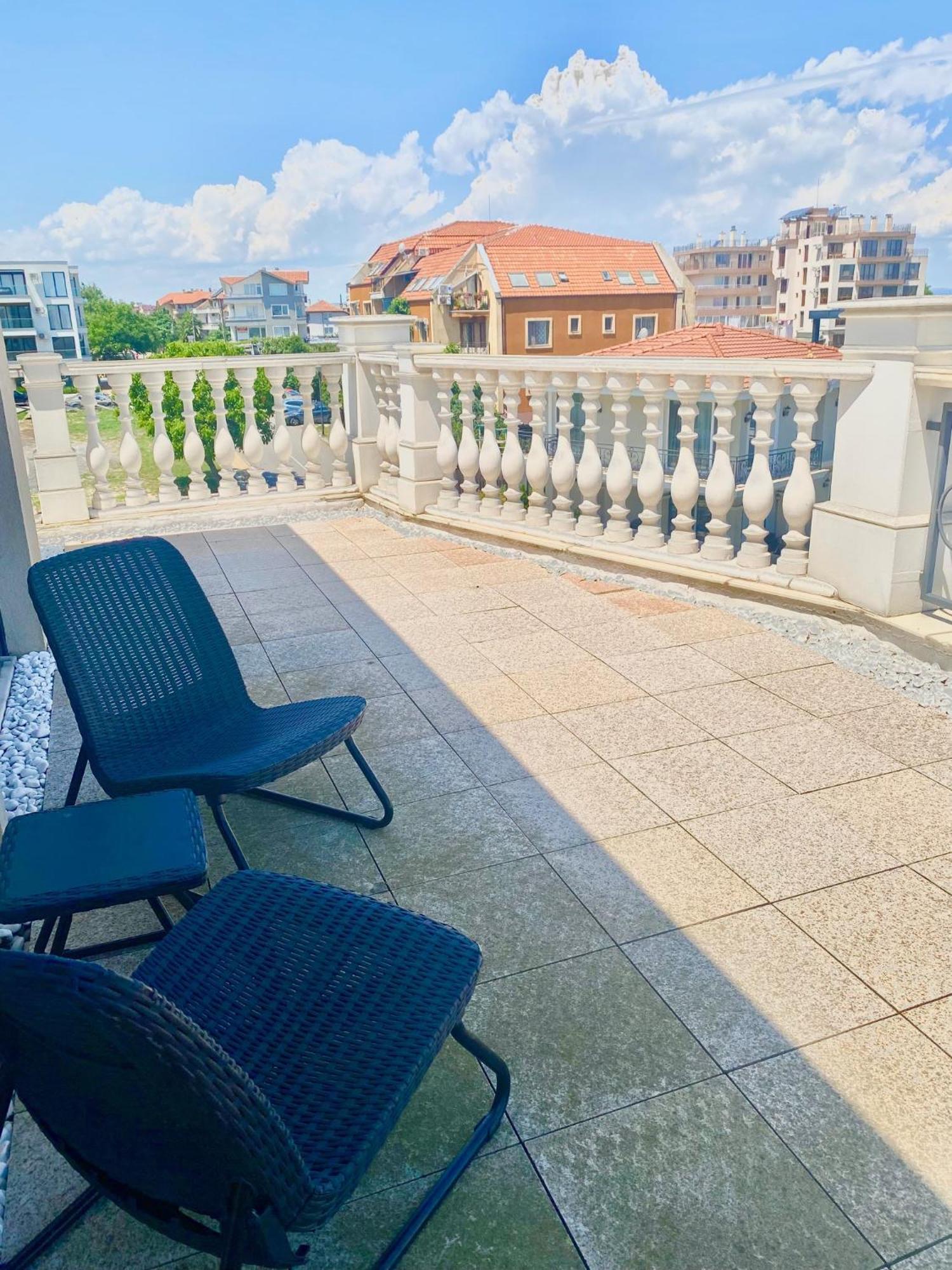Apartments In Complex Sunny Island Deluxe Chernomorets Exterior photo